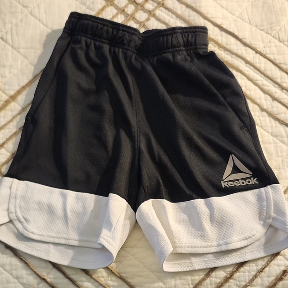 Reebok & Athletic Kids Size 7 Shorts Pair - Picture 3 of 8
